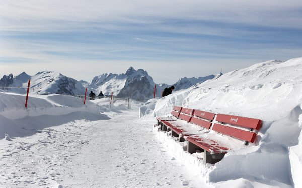 Freigeschaufelter Europa-Rundweg im Winter