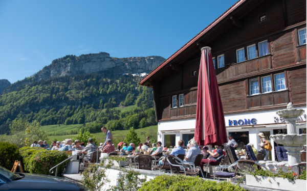 Aussenansicht Hotel Krone im Sommer